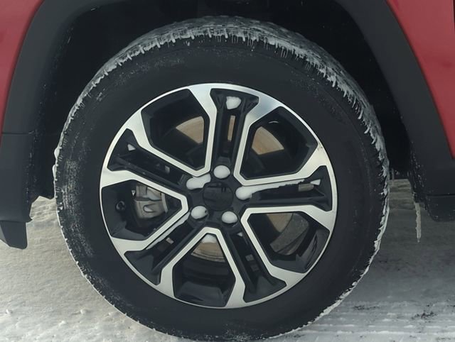 Used 2023 Jeep Compass Limited image 10