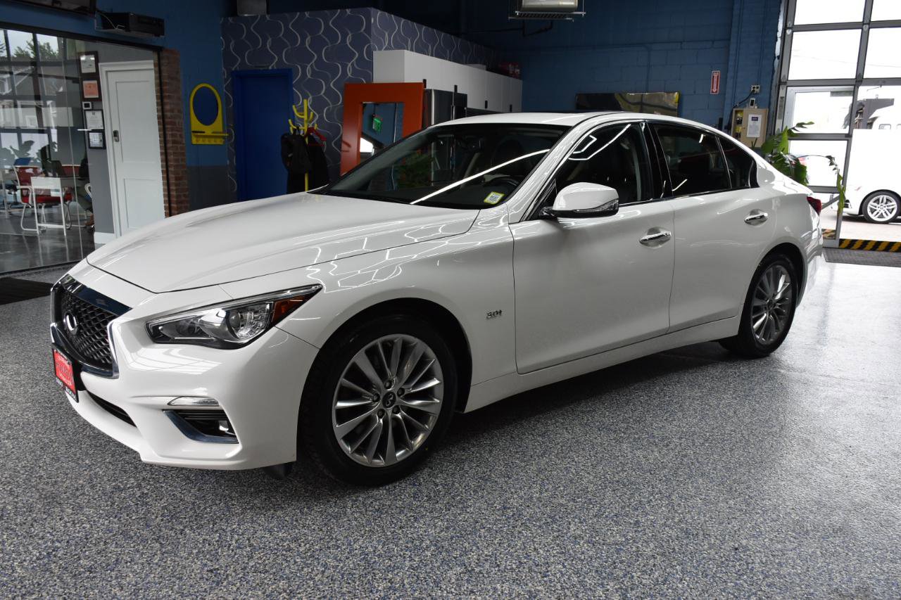 Used 2019 INFINITI Q50 Luxe w/ Essential Package (3.0T Luxe) AWD/4WD image 9
