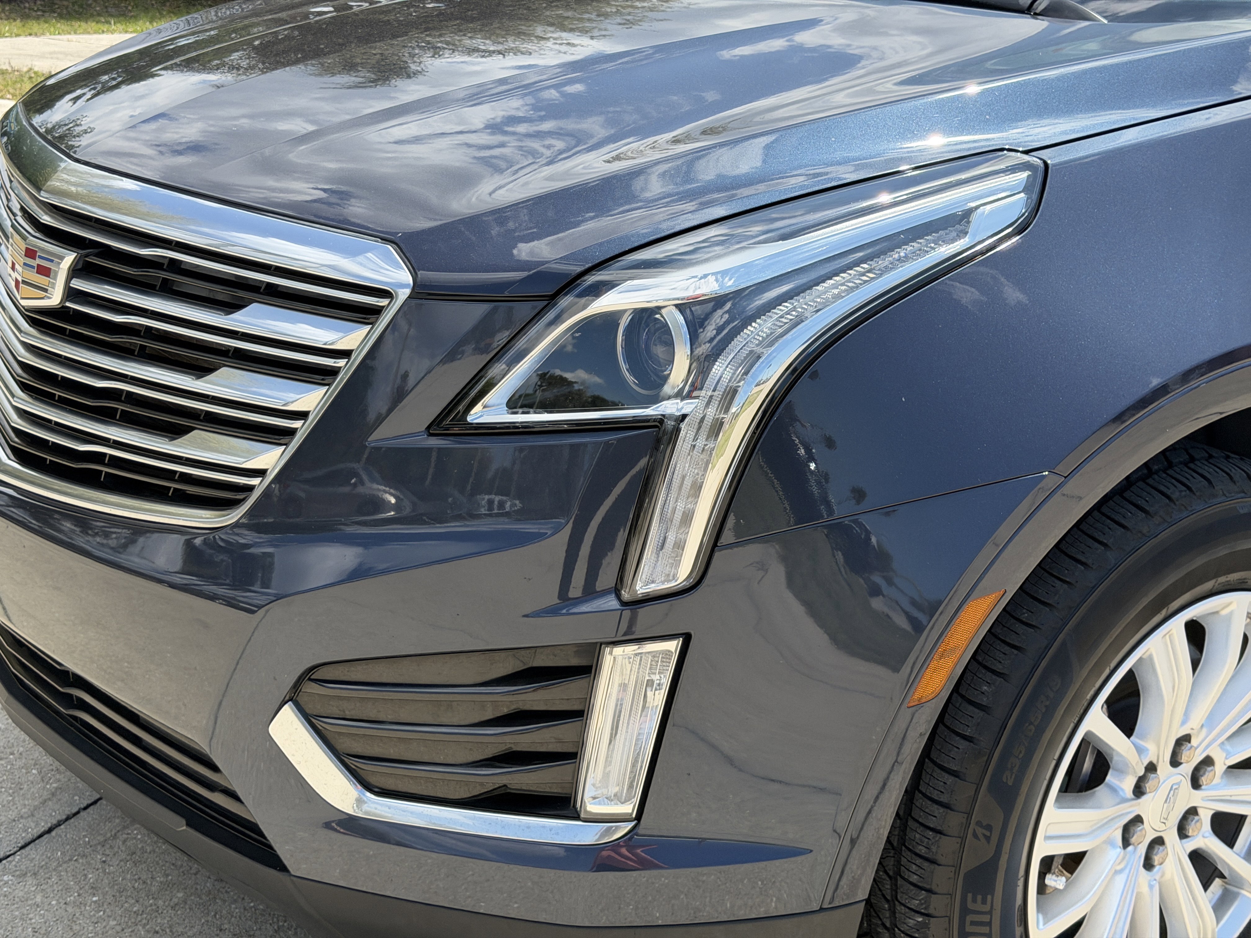 Used 2019 Cadillac XT5 FWD image 8