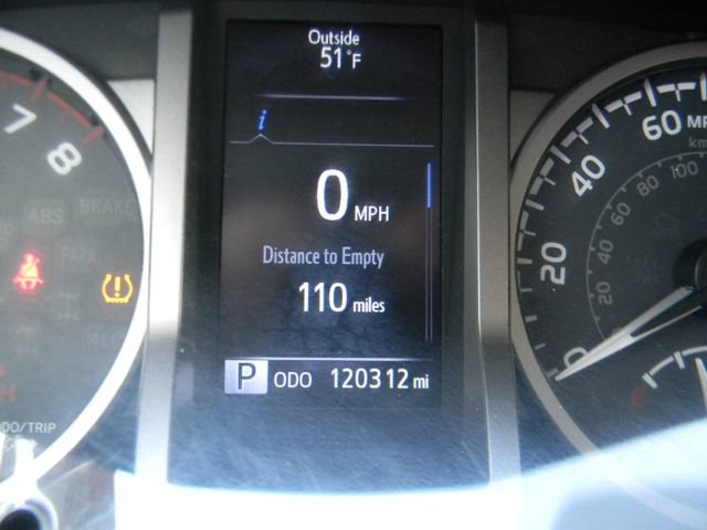 Used 2017 Toyota Tacoma SR5 AWD/4WD image 12