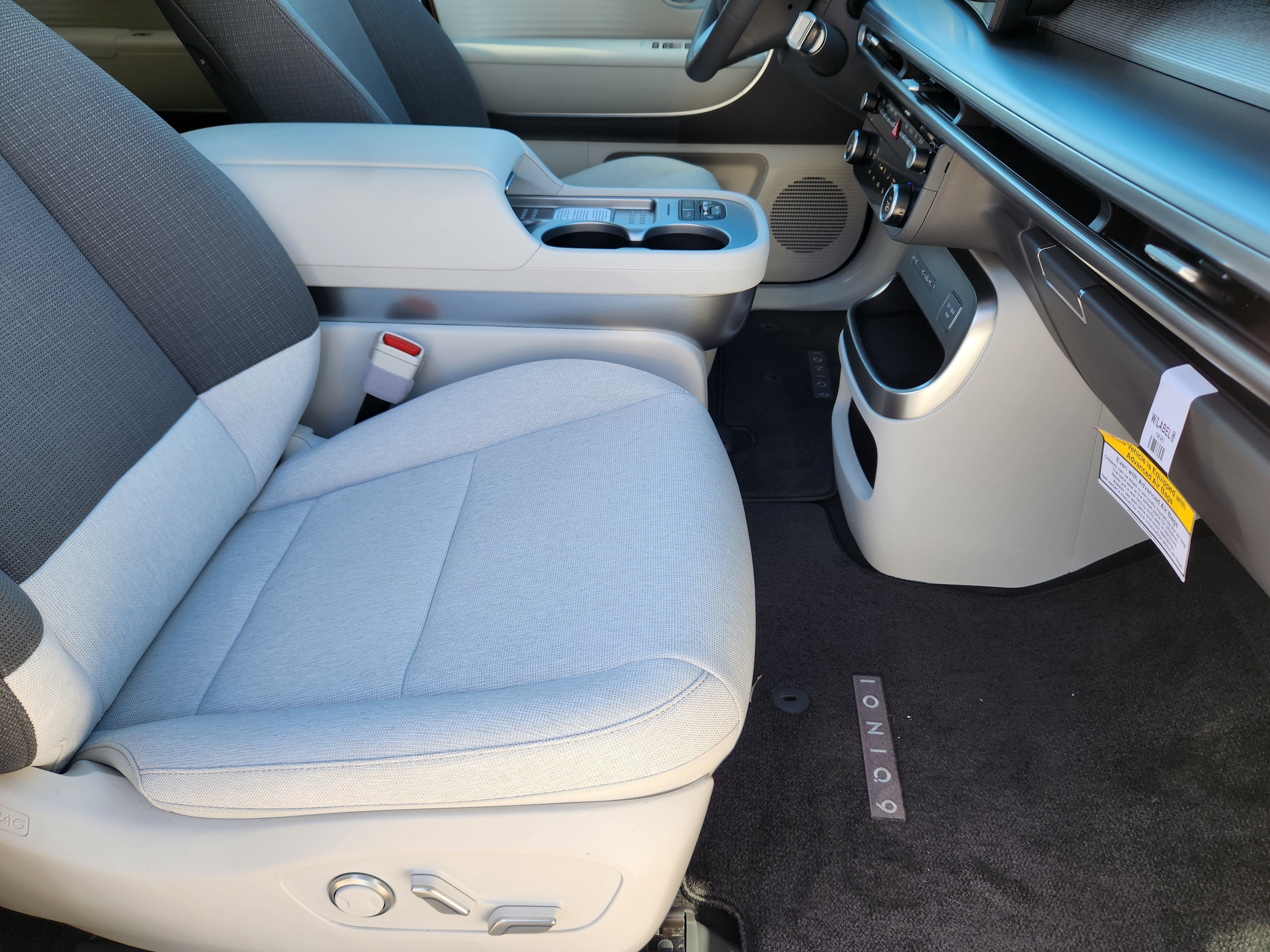 New 2026 Hyundai Ioniq 9 SE image 16
