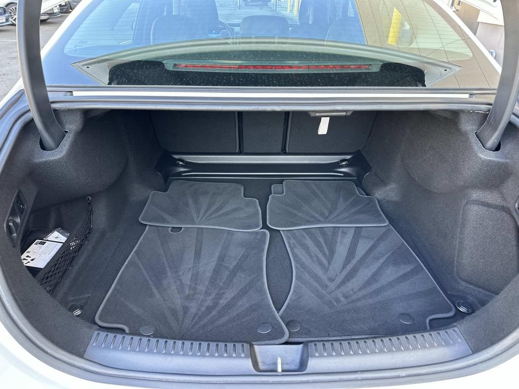 Used 2025 Mercedes-Benz E 350 4MATIC Sedan image 33