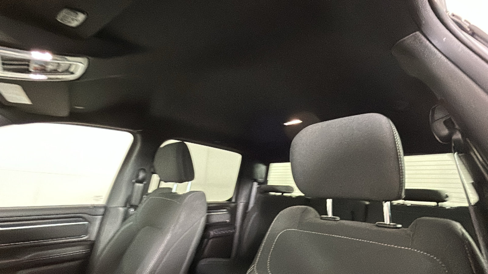 Used 2025 RAM 1500 4x4 Crew Cab image 15