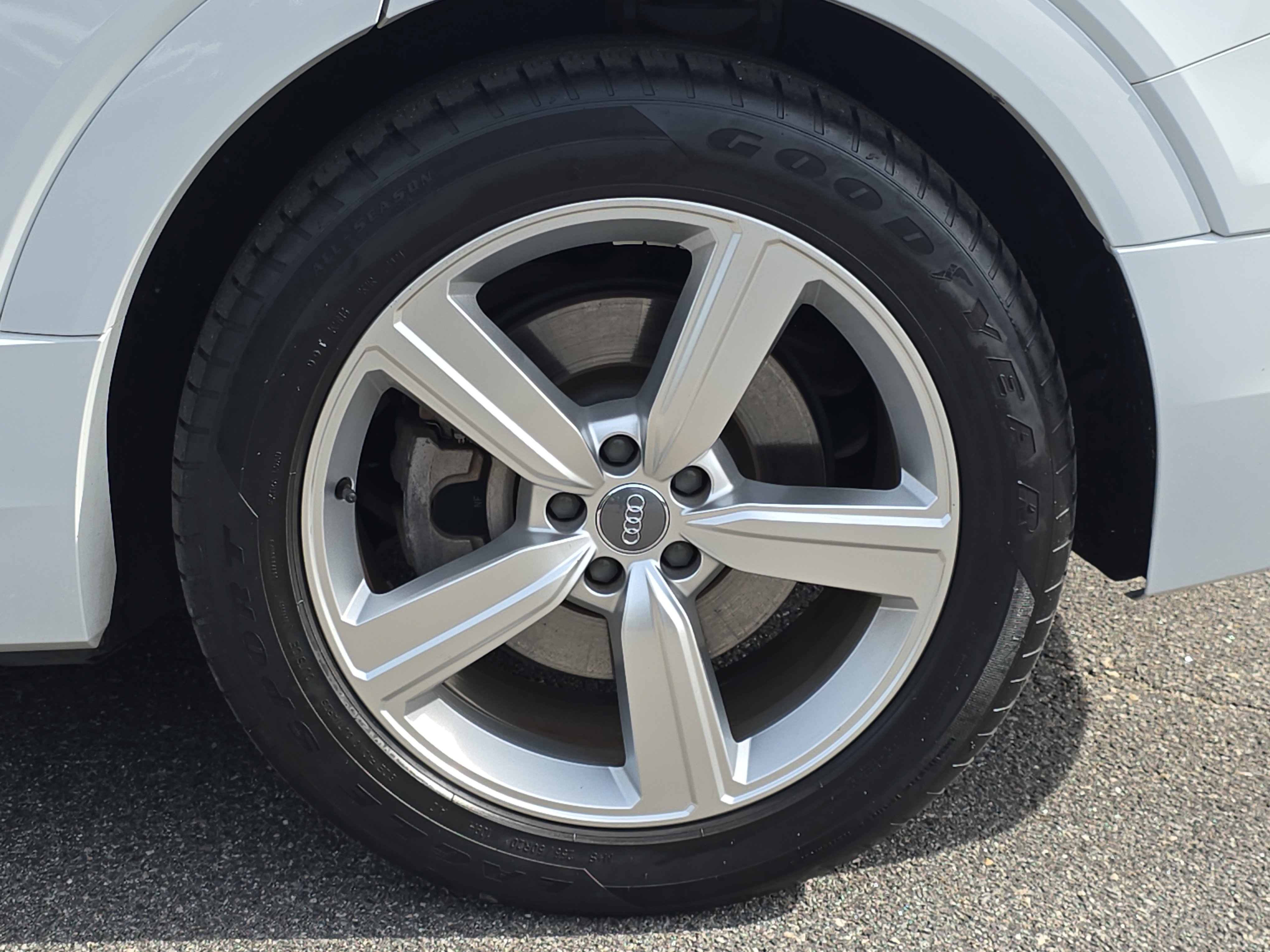 Used 2019 Audi e-tron Premium Plus AWD/4WD image 34