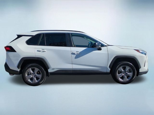 Used 2024 Toyota RAV4 LE AWD/4WD image 8