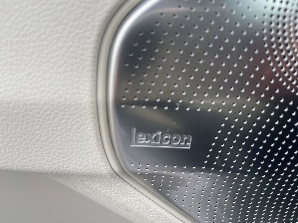 Used 2018 Genesis G90 5.0 Ultimate image 36