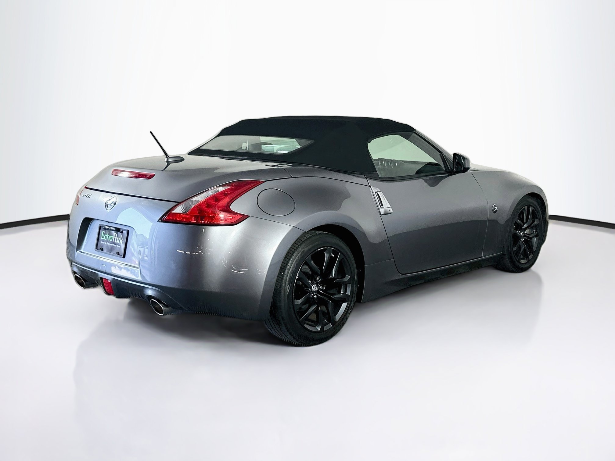 Used 2016 Nissan 370Z Roadster RWD image 9