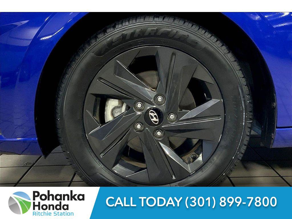 Used 2023 Hyundai Elantra SEL w/ Cargo Package image 8