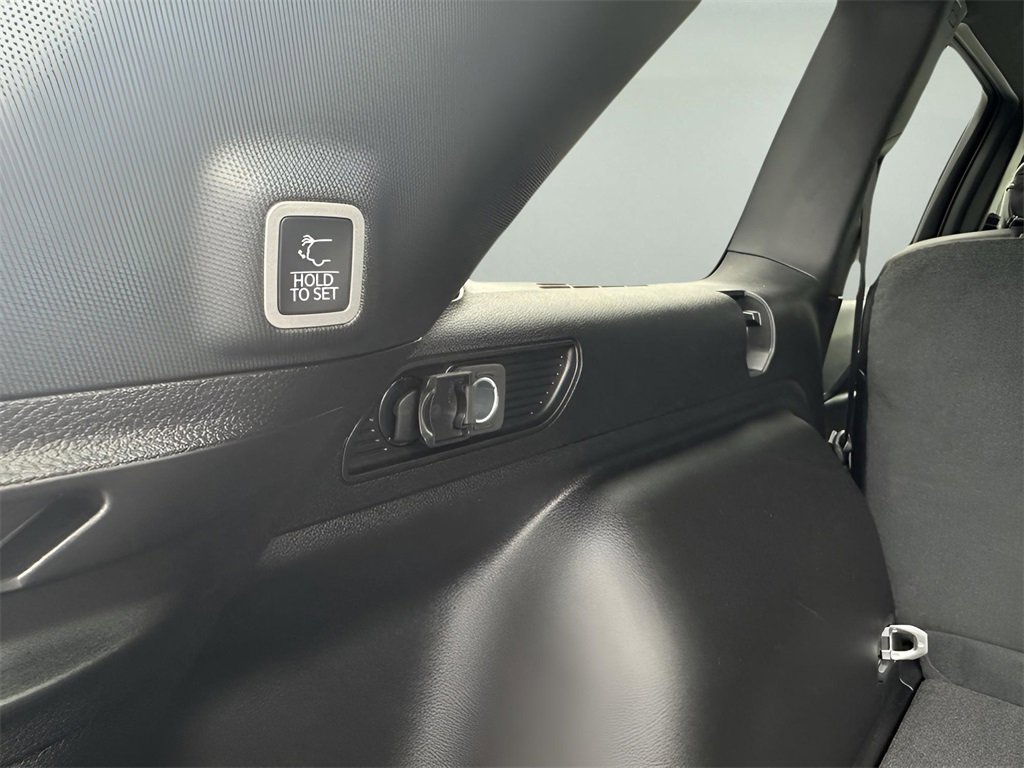 New 2025 Jeep Grand Cherokee Altitude image 38