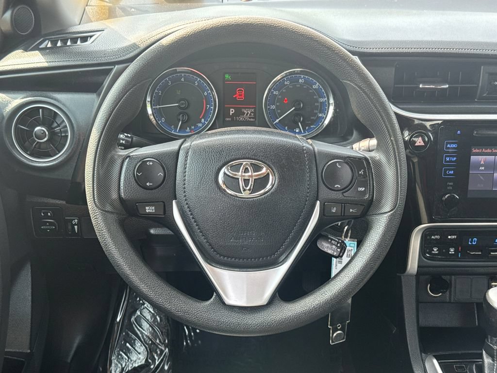Used 2018 Toyota Corolla LE FWD image 12