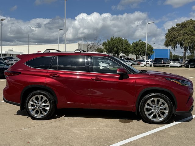 Used 2023 Toyota Highlander Limited AWD/4WD image 3