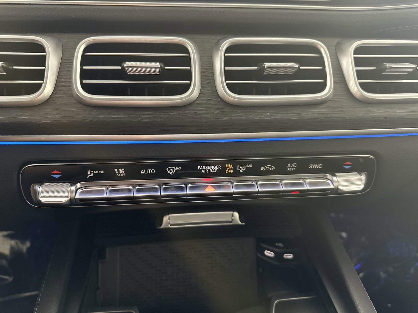 Used 2024 Mercedes-Benz GLS 450 4MATIC image 23