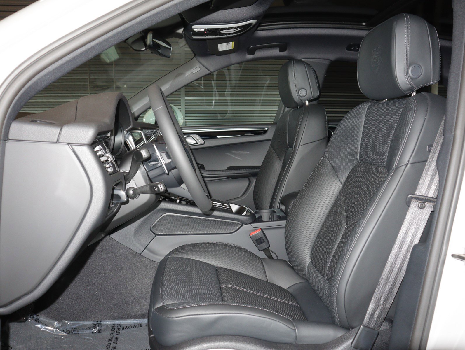 New 2026 Porsche Macan image 5