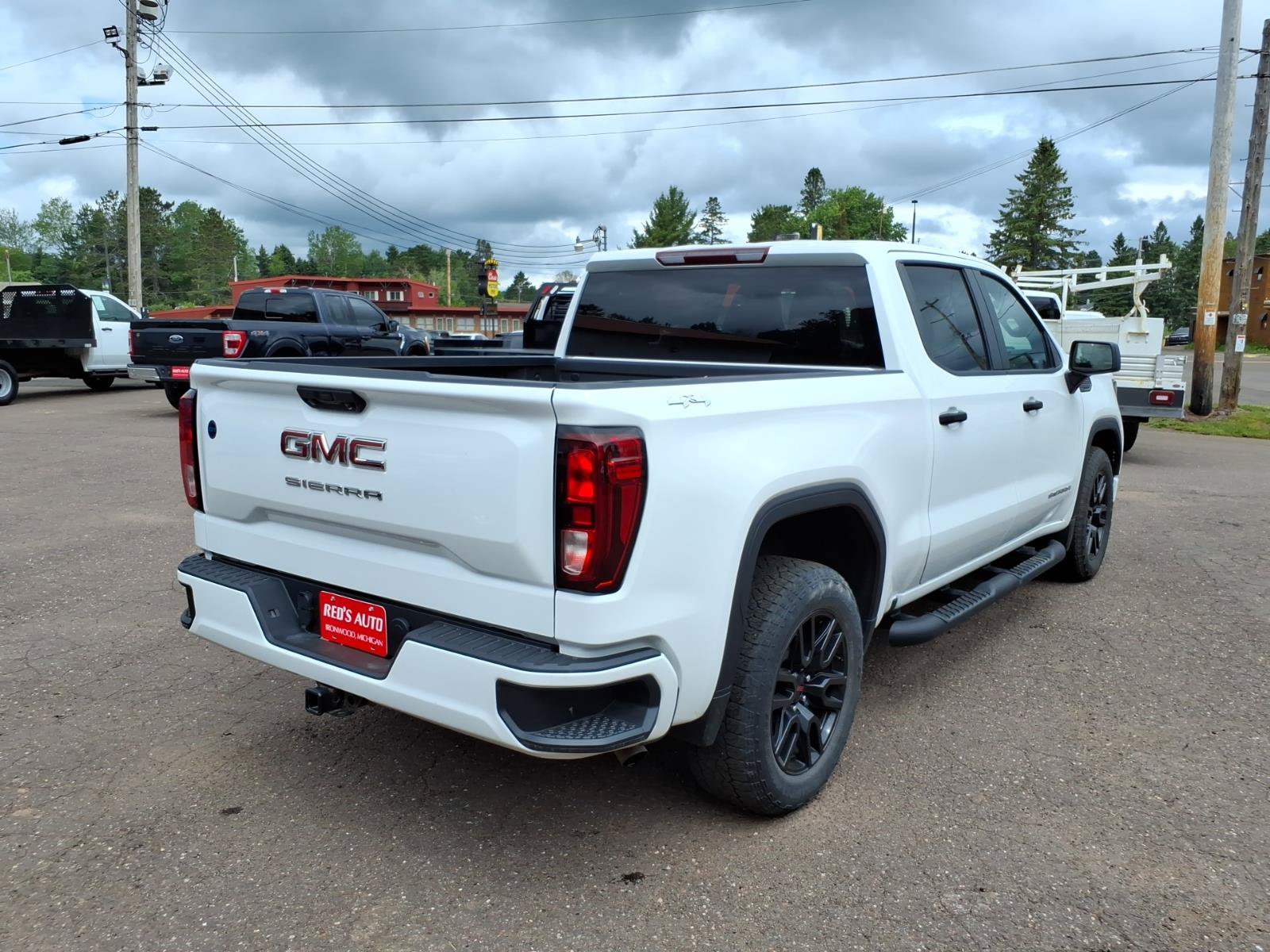 Used 2024 GMC Sierra 1500 Pro w/ Graphite Edition AWD/4WD image 6