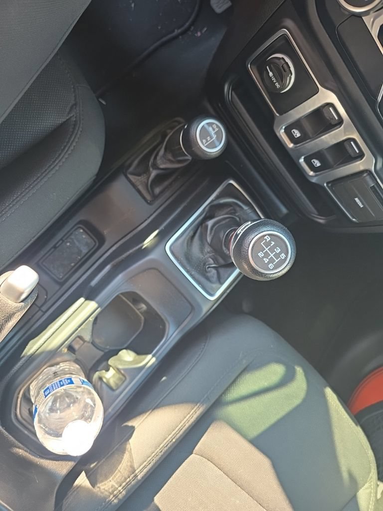 Used 2019 Jeep Wrangler Sport AWD/4WD image 21