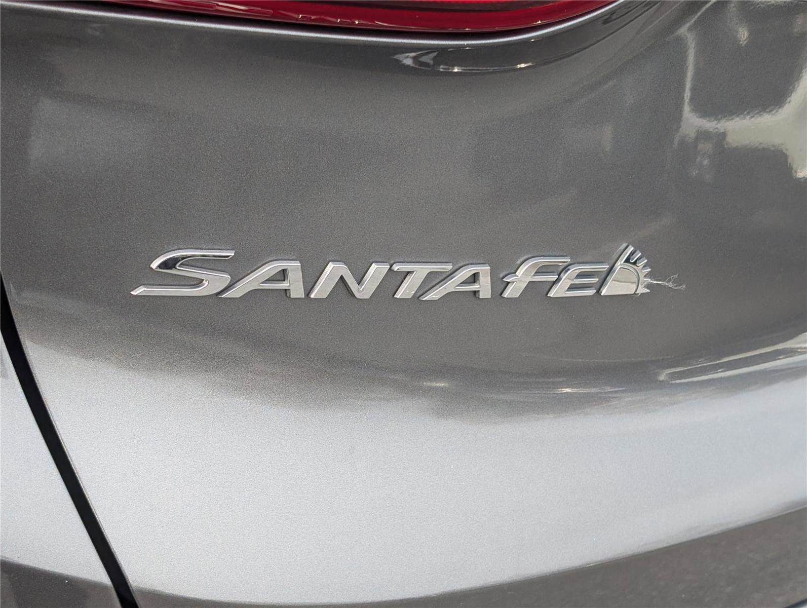 Used 2020 Hyundai Santa Fe Limited image 9