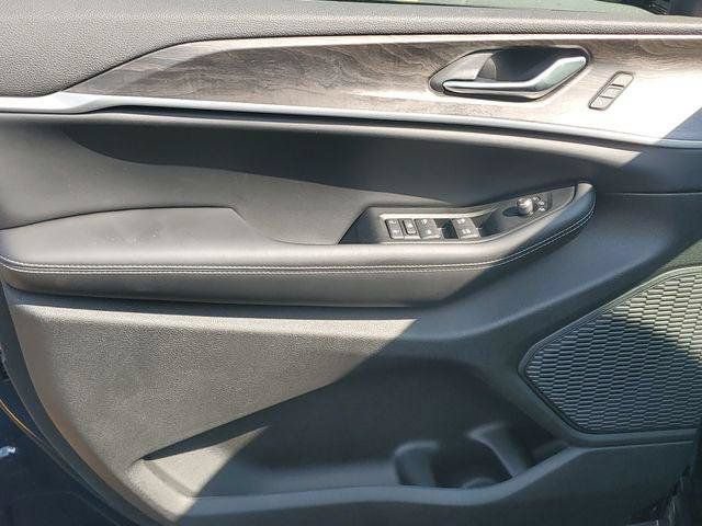 New 2026 Jeep Grand Cherokee L Limited w/ Luxury Tech Group II AWD/4WD image 16