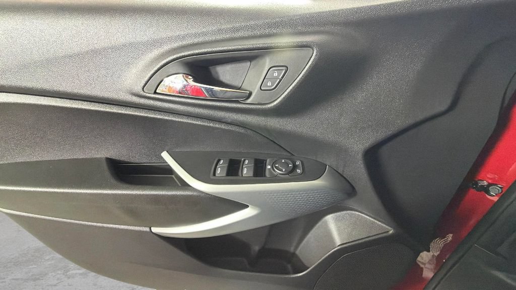 Certified 2026 Chevrolet Trax LS FWD image 25