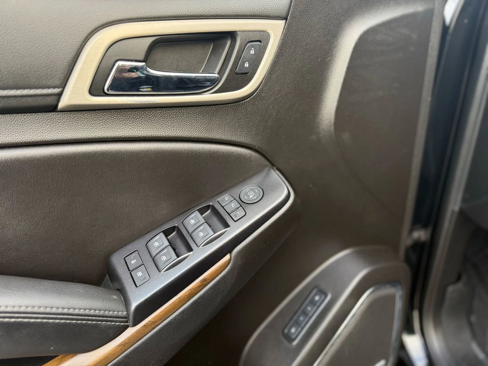 Used 2019 GMC Yukon Denali w/ Denali Ultimate Package image 12