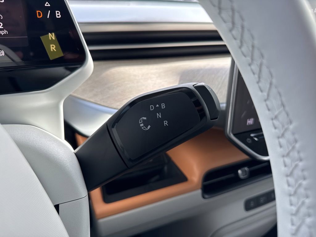 New 2025 Volkswagen ID. Buzz 1st Edition RWD image 39