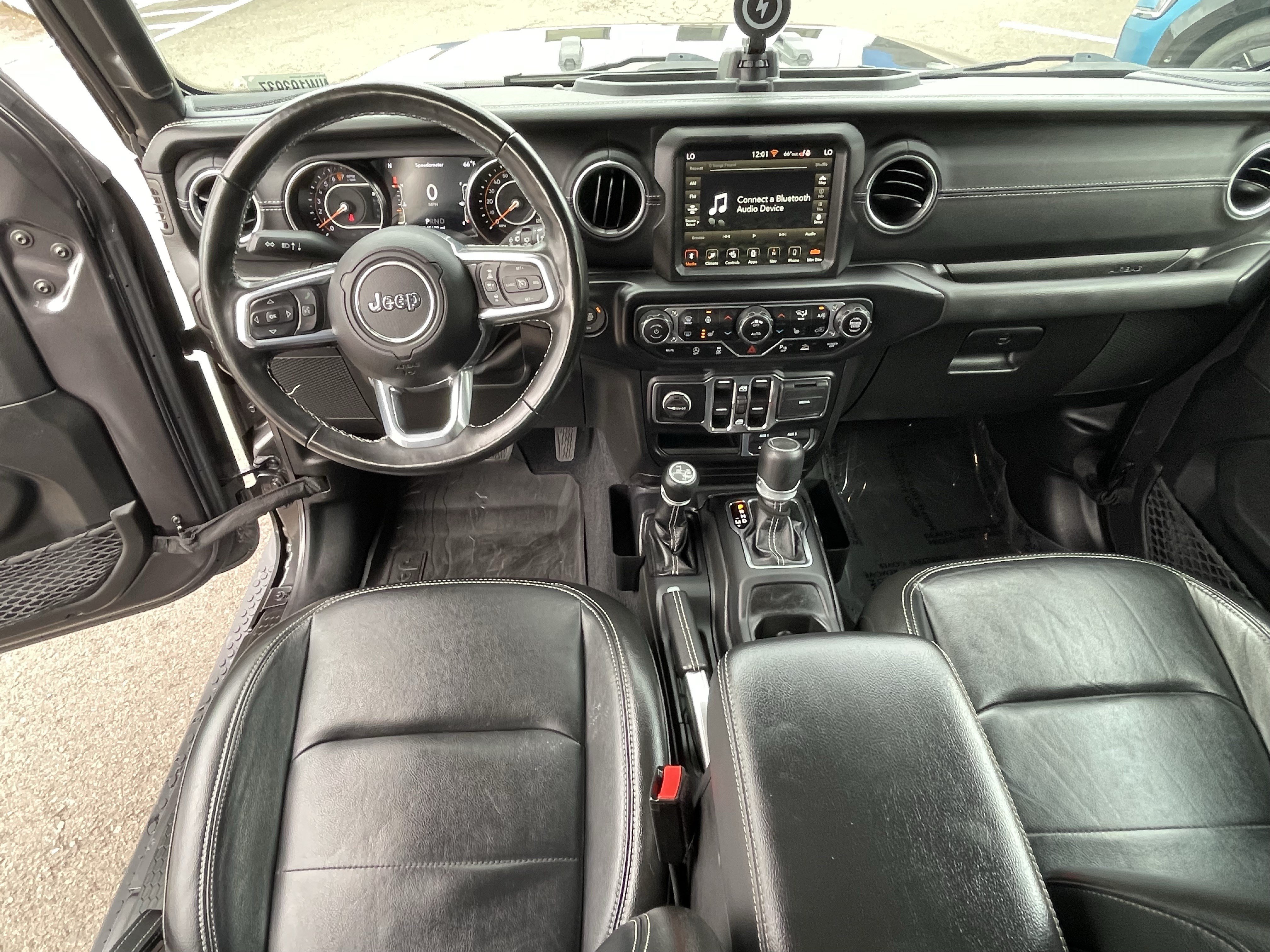 Used 2022 Jeep Wrangler Unlimited Sahara w/ LED Lighting Group AWD/4WD image 13