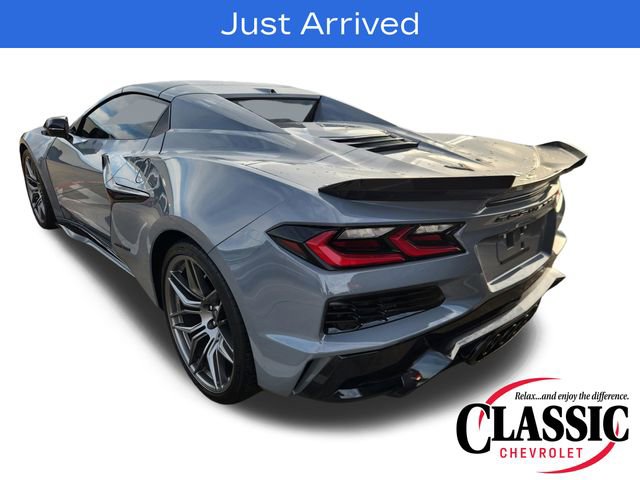 Used 2025 Chevrolet Corvette Z06 RWD image 6