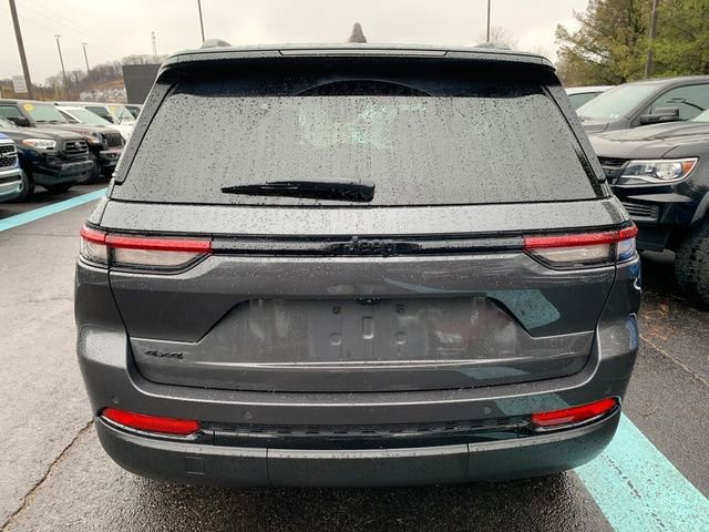 Used 2023 Jeep Grand Cherokee Altitude image 4