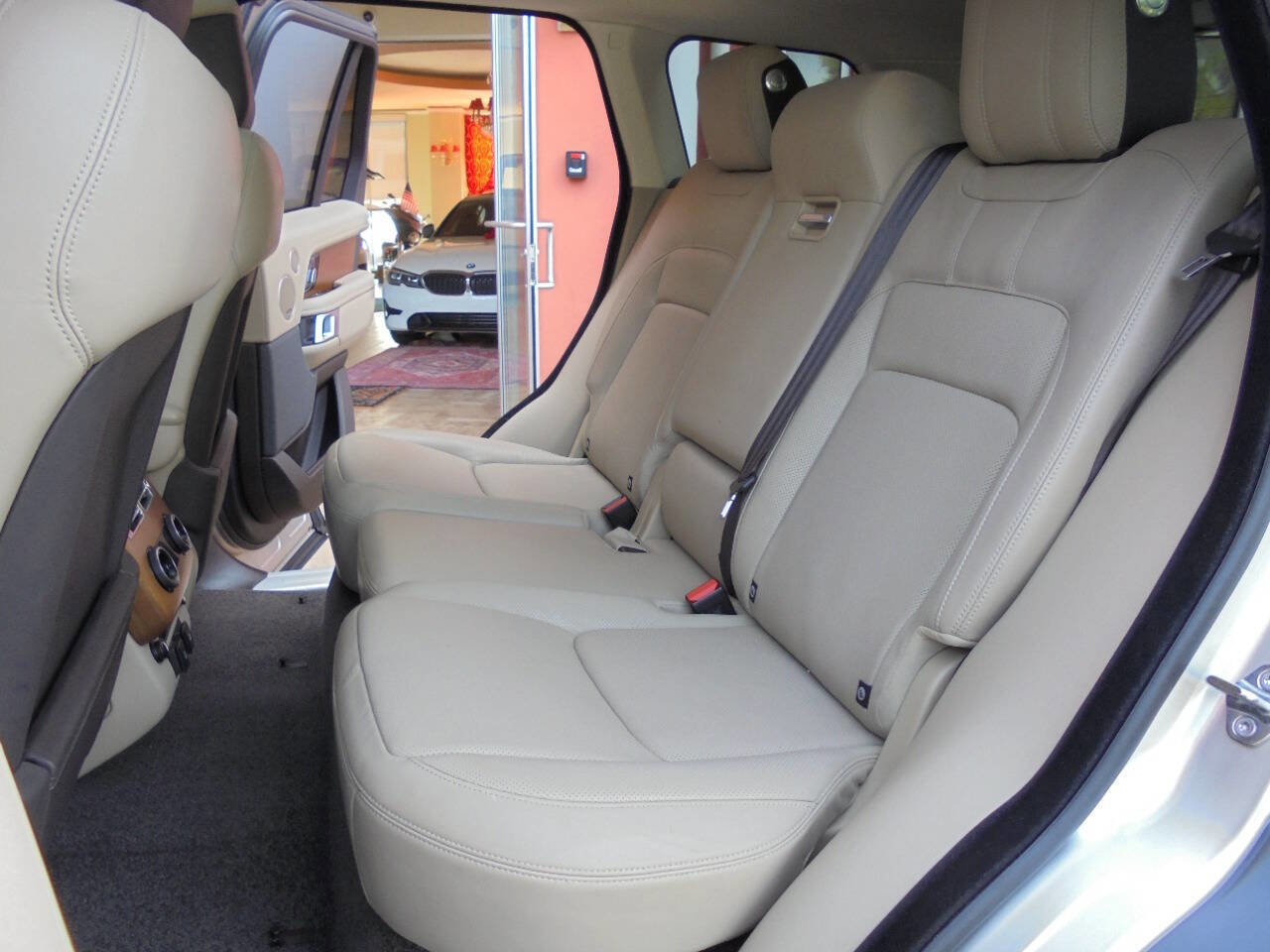 Used 2019 Land Rover Range Rover HSE AWD/4WD image 12