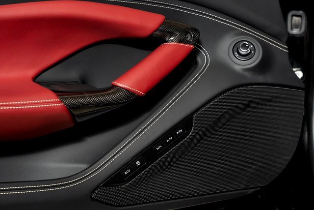 Used 2022 Ferrari F8 Tributo image 56