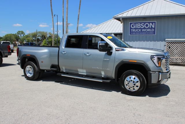 Used 2024 GMC Sierra 3500 Denali w/ Denali Reserve Package image 15