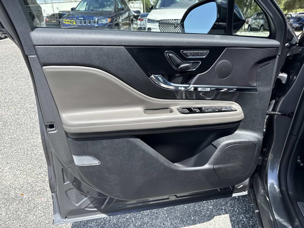 Certified 2026 Lincoln Corsair Premiere AWD/4WD image 18
