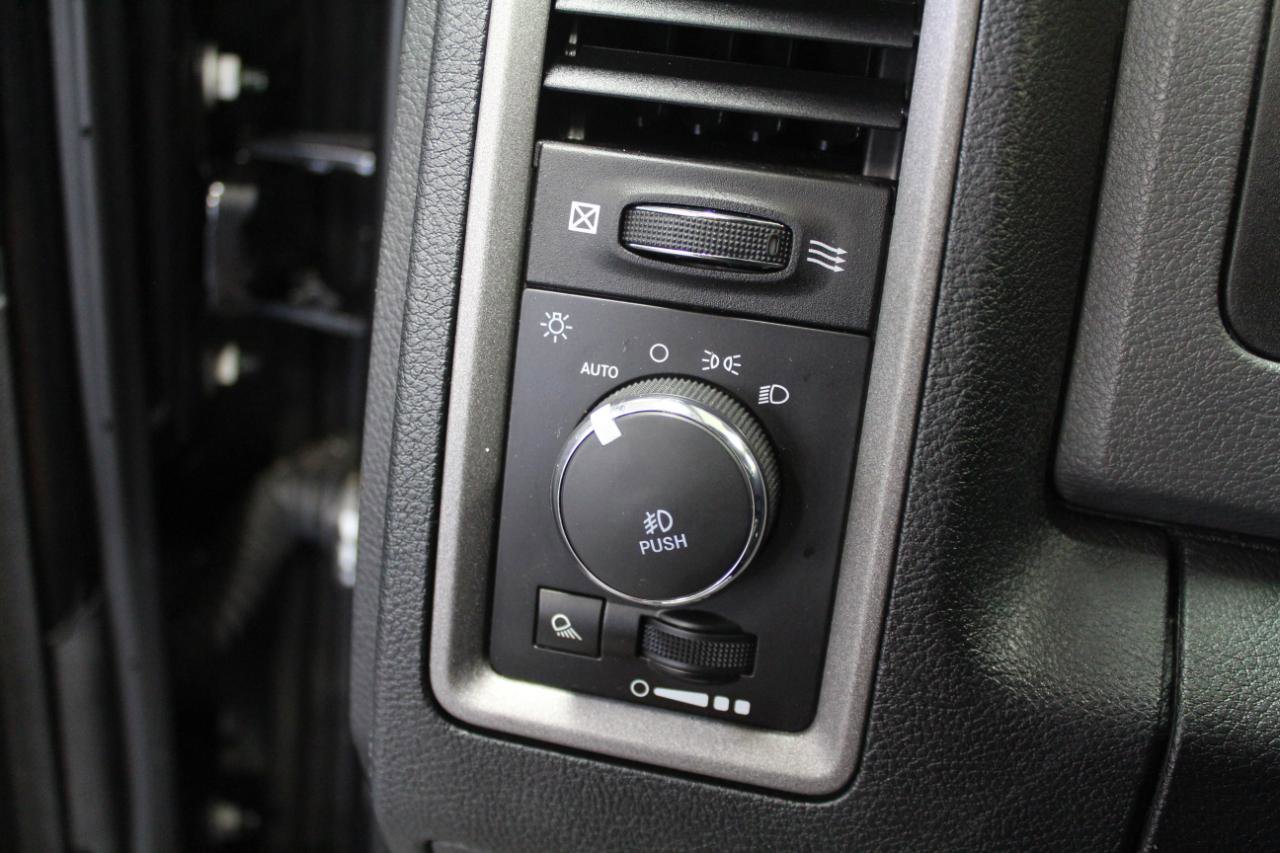 Used 2017 RAM 1500 Express image 11