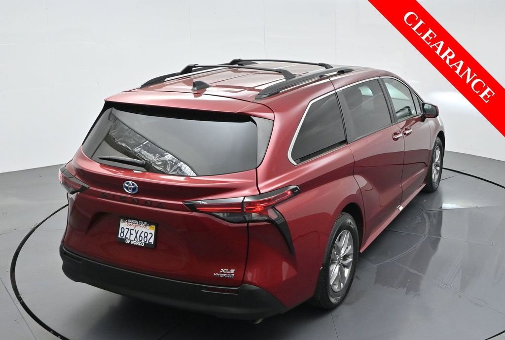Used 2022 Toyota Sienna XLE image 59