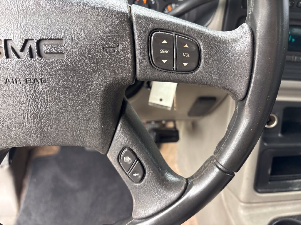 Used 2004 GMC Sierra 3500 SLT w/ Skid Plate Package AWD/4WD image 19