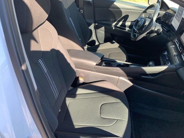 Certified 2025 Hyundai Elantra SEL FWD image 10