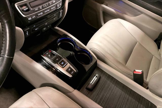 Used 2016 Honda Pilot Touring image 17