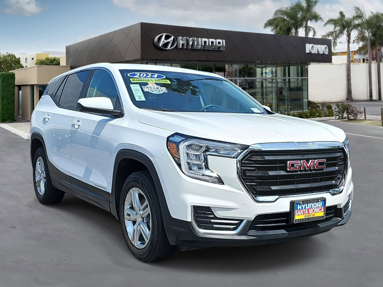 Used 2024 GMC Terrain SLE