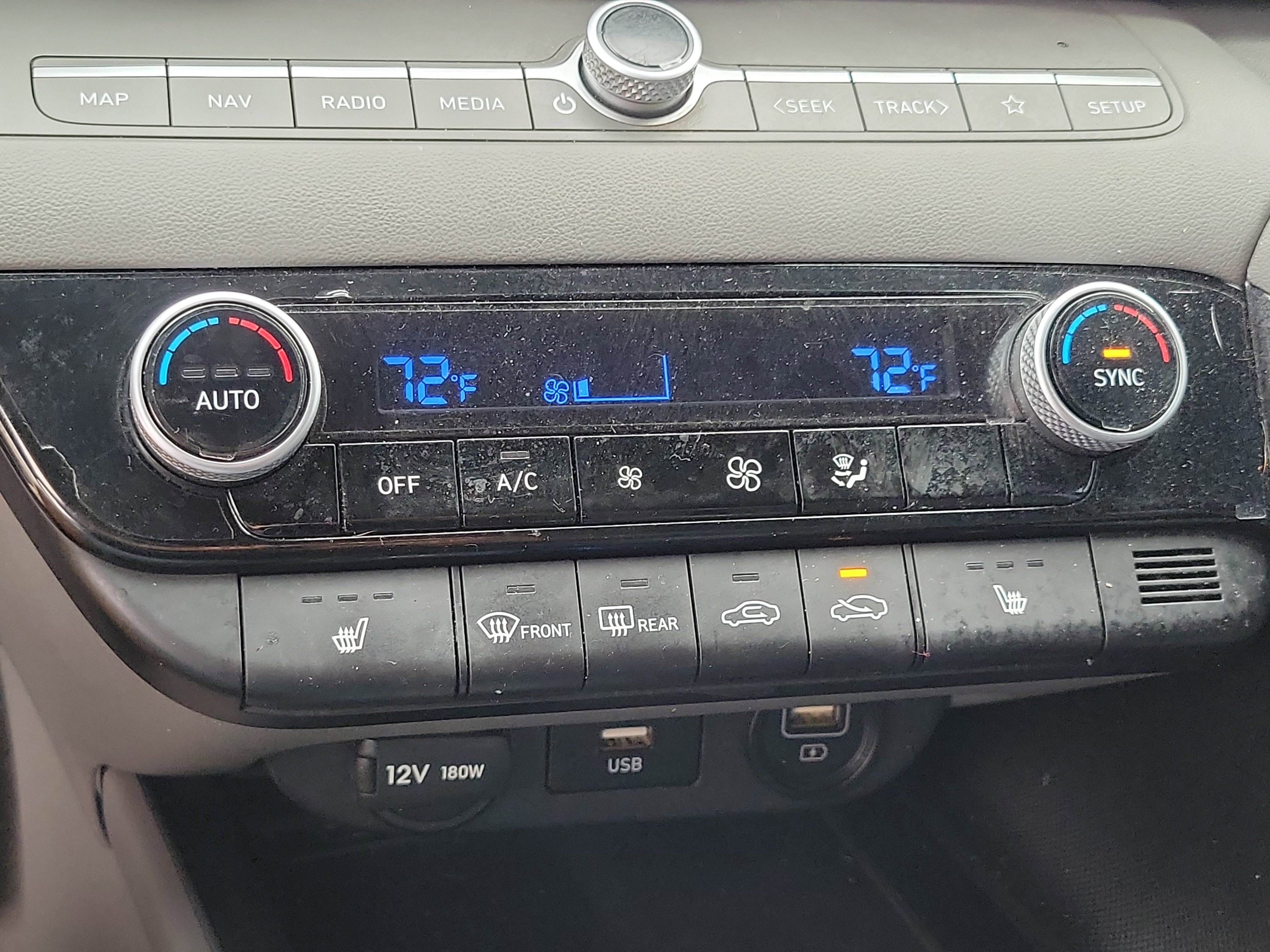 Used 2023 Hyundai Elantra SEL w/ Convenience Package image 26