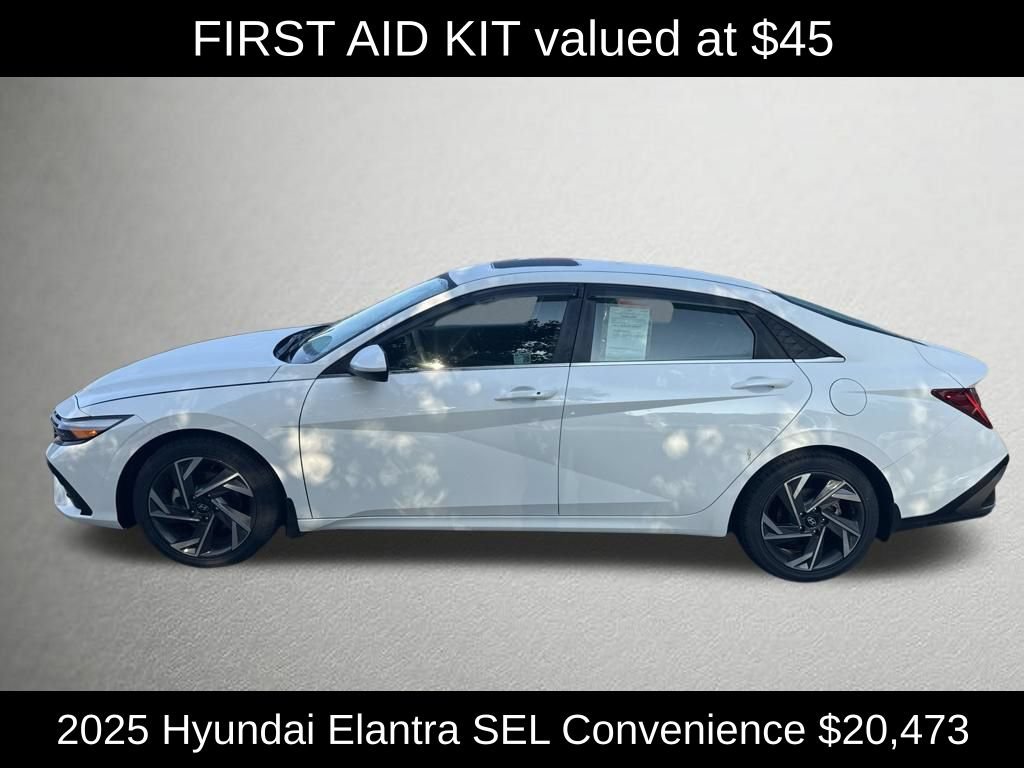 Used 2025 Hyundai Elantra SEL FWD image 6