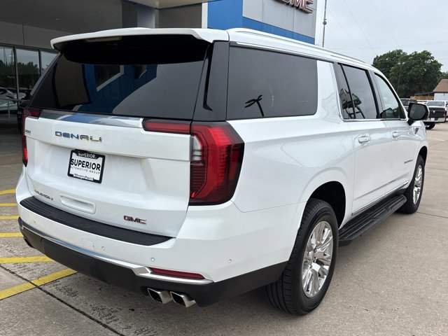 Used 2025 GMC Yukon XL Denali AWD/4WD image 3