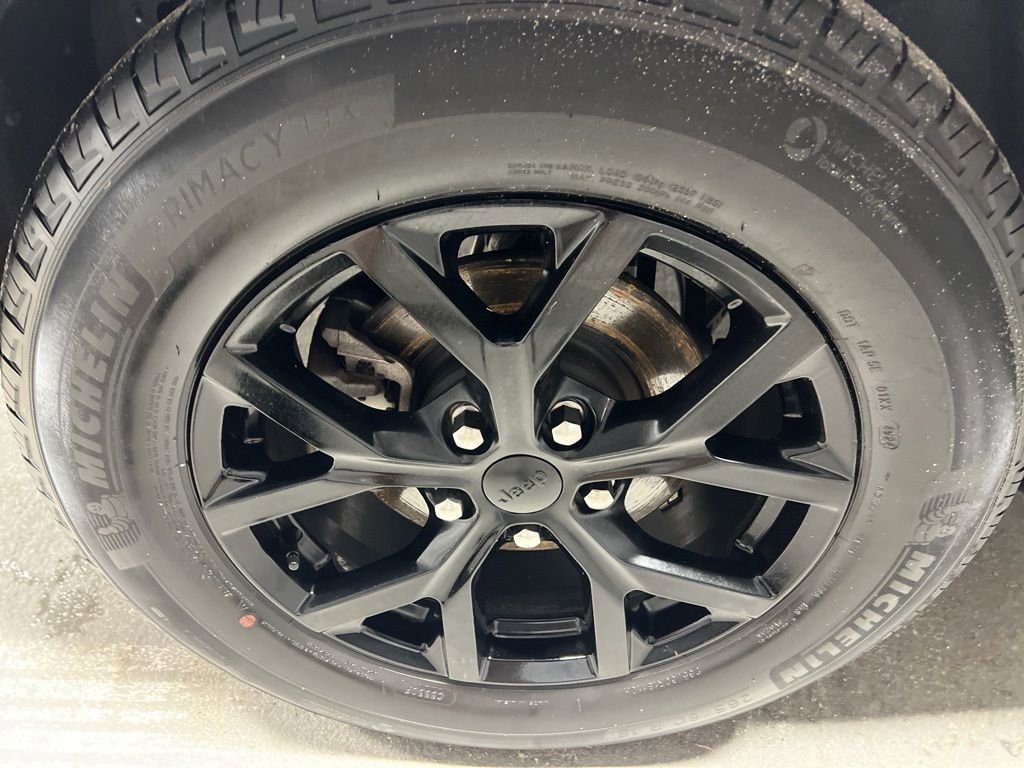 Used 2025 Jeep Grand Cherokee Altitude image 38