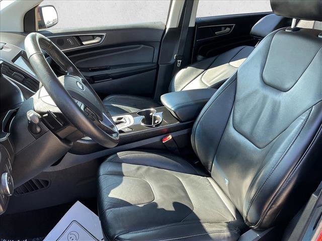 Used 2016 Ford Edge Titanium w/ Technology Package image 12