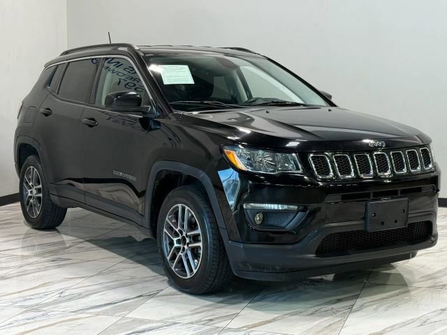 Used 2017 Jeep Compass Latitude w/ Popular Equipment Group image 4