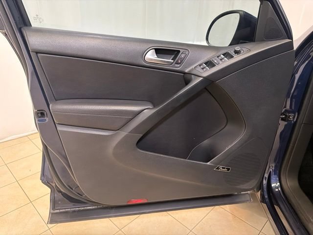 Used 2016 Volkswagen Tiguan SEL FWD image 10
