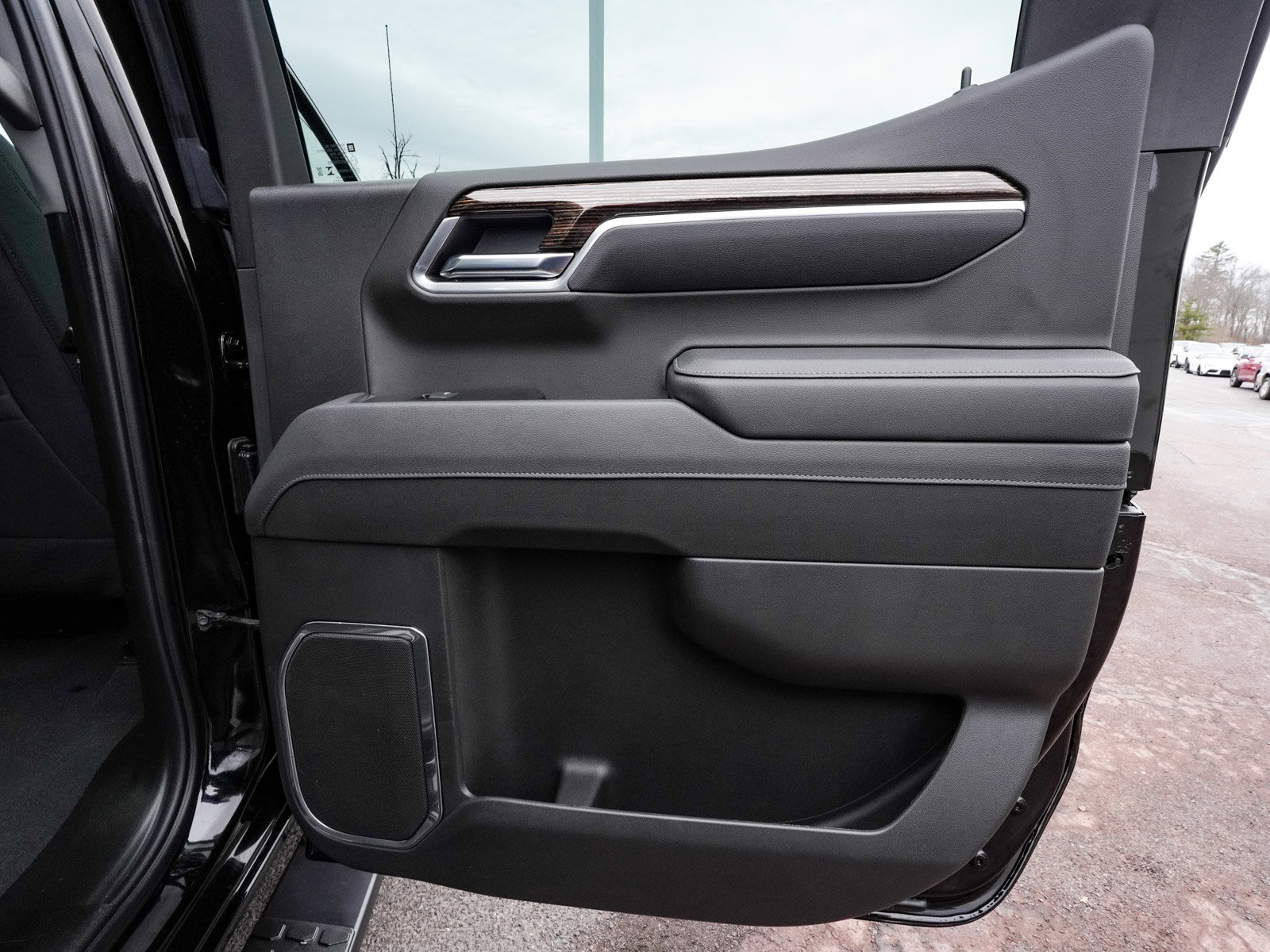 Used 2025 GMC Sierra 1500 Elevation image 13