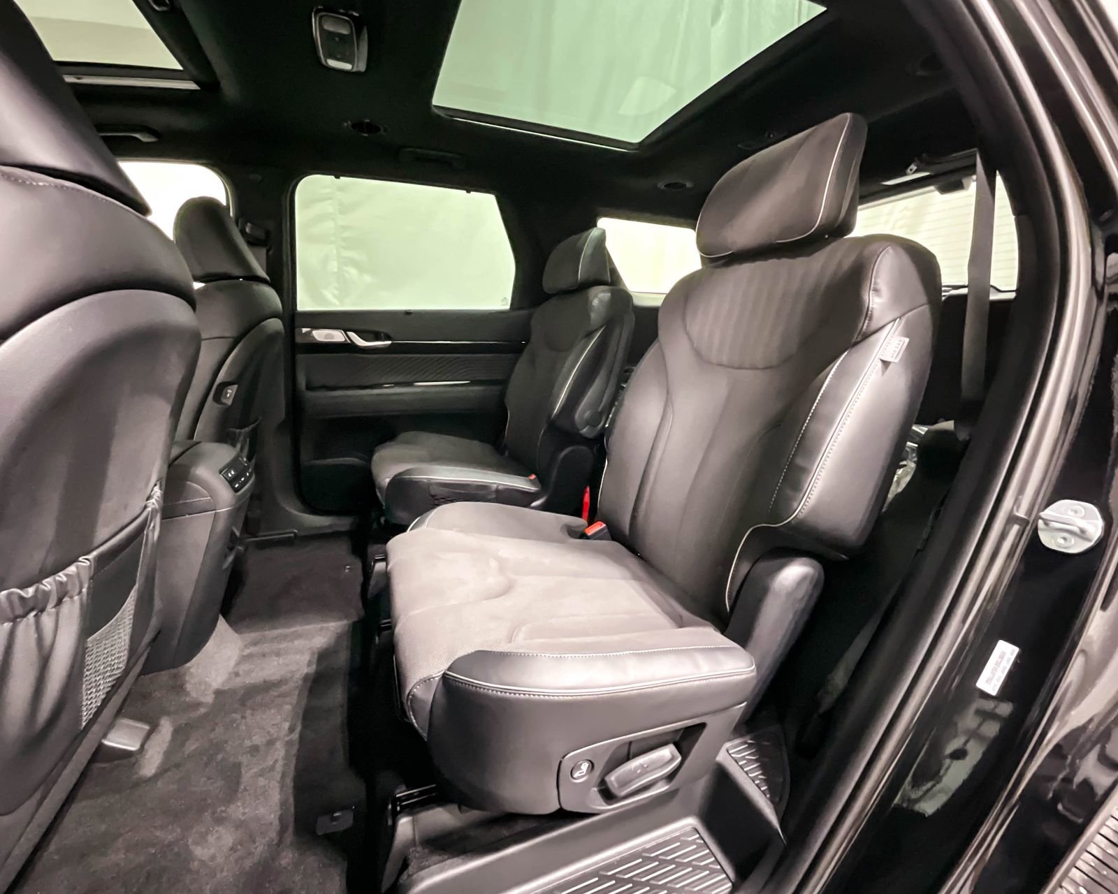 Used 2025 Hyundai Palisade Calligraphy image 11