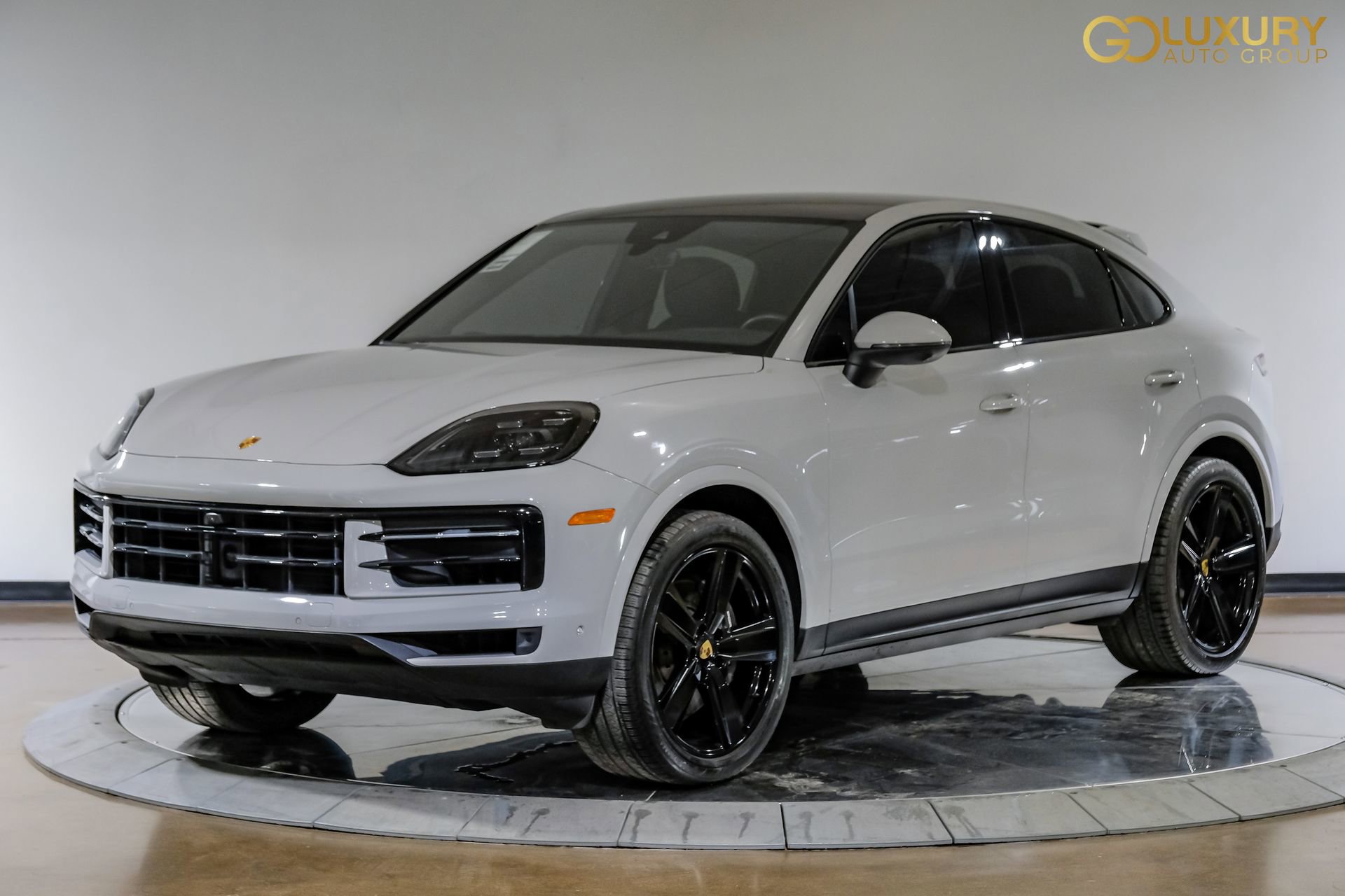 Used 2024 Porsche Cayenne Coupe image 8