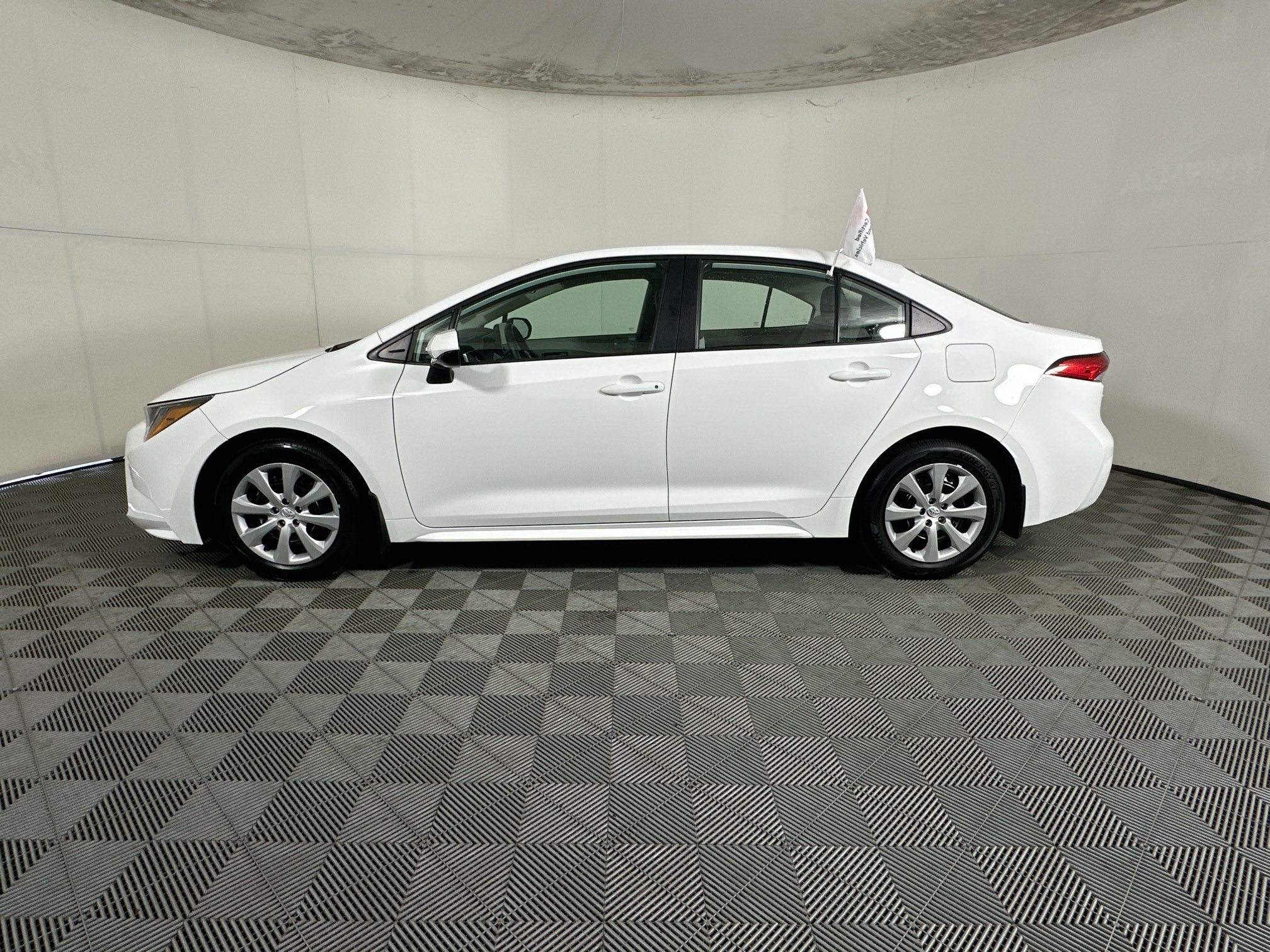 Certified 2025 Toyota Corolla LE FWD image 6