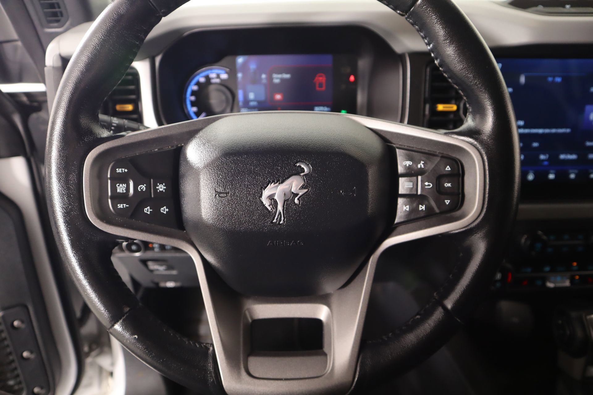 Used 2023 Ford Bronco Badlands AWD/4WD image 3