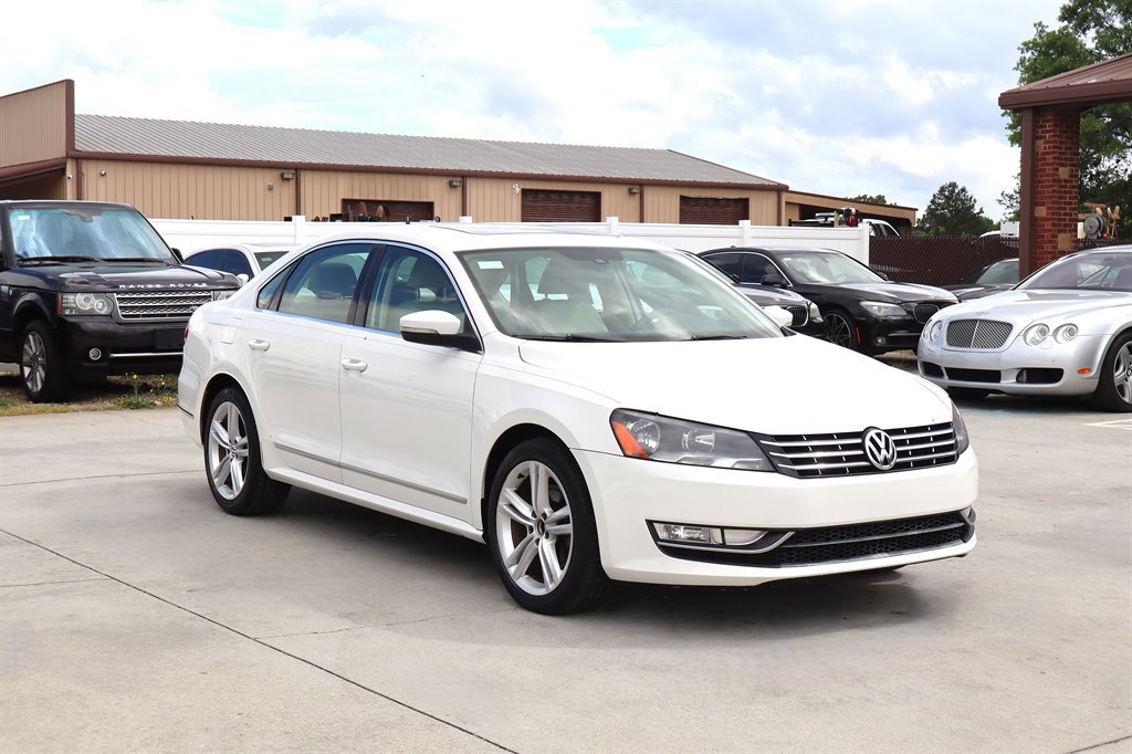 Used 2014 Volkswagen Passat TDI SE FWD image 9